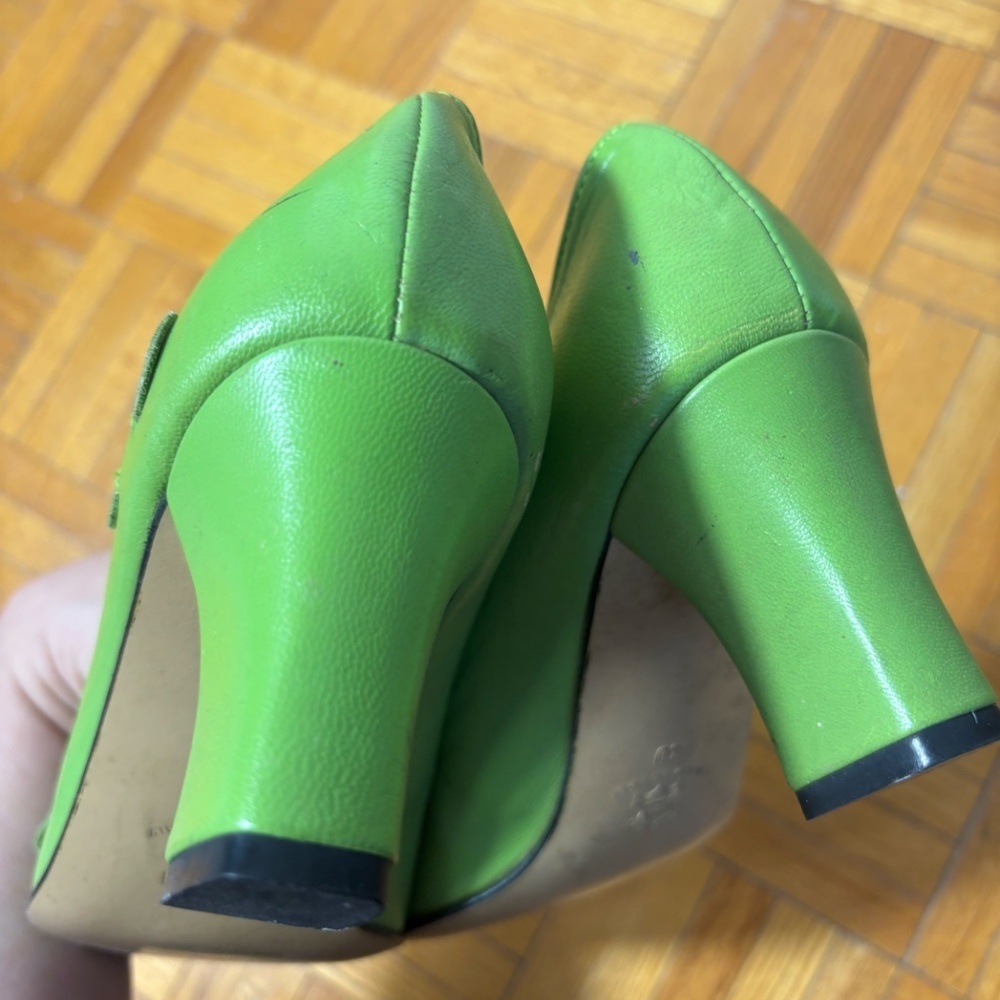 Vintage green leather and floral heels 80s *accepting offers - Picture 8 of 9